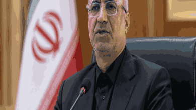 دیدار استاندار پیرامون توسعه مبادلات تجاری کرمانشاه و عراق استاندار کرمانشاه و سرکنسول عراق در حال گفتگو برای توسعه مبادلات تجاری و تردد مرزی.